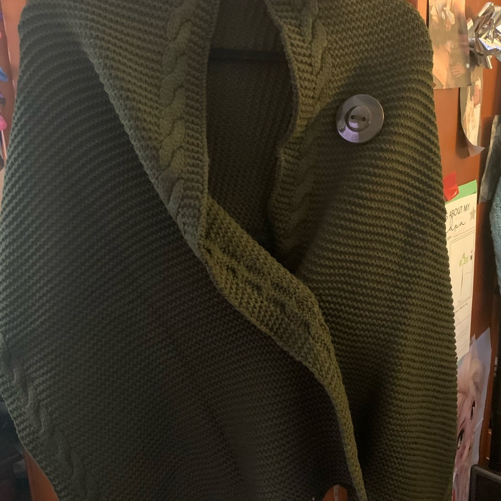 Cable wrap by Noelle